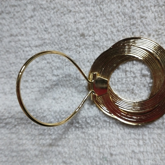 Goldtone scarf clip vintage 2 inch wide - Picture 2 of 4